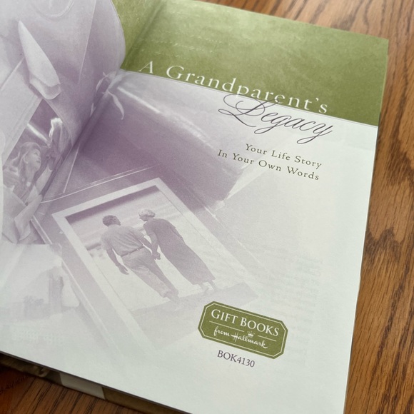 A Grandparent’s Legacy Hallmark gift book. - Picture 5 of 8